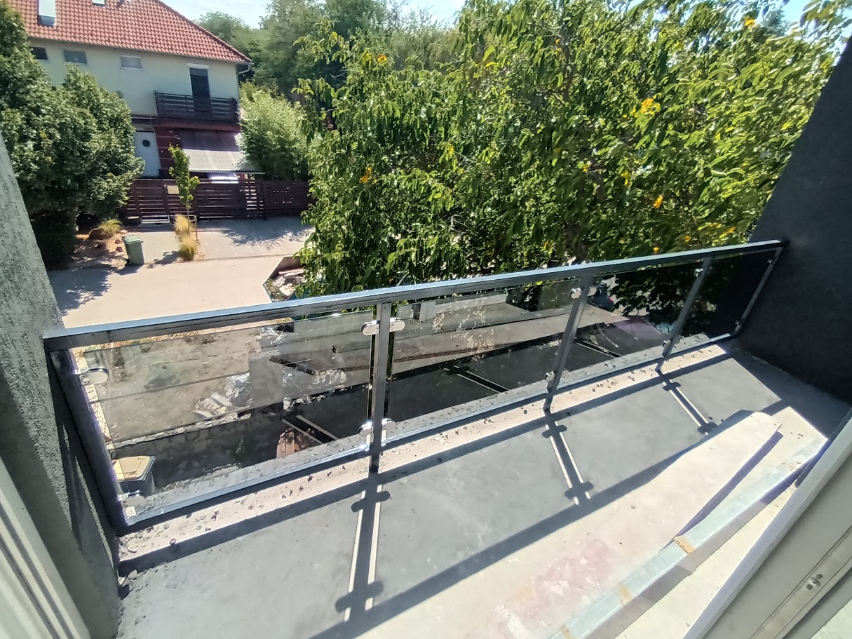 Parsol üveg meglévő zártszelvény szerkezetbe