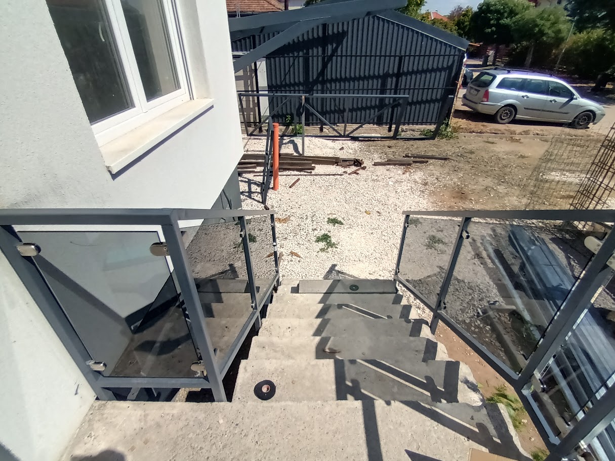 Parsol üveg meglévő zártszelvény szerkezetbe